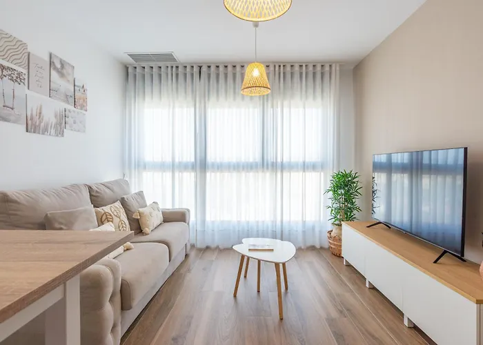 Skyline IV Pool & Coworking By Ele Apartments
